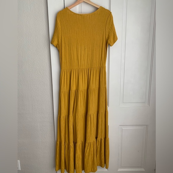 Chelsea & Theodore Mustard Yellow Tiered Maxi Dress size Large - Picture 7 of 8